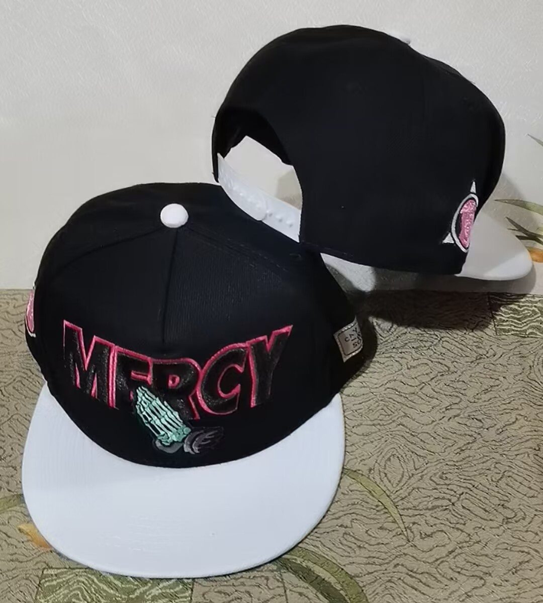 Black/White Hat