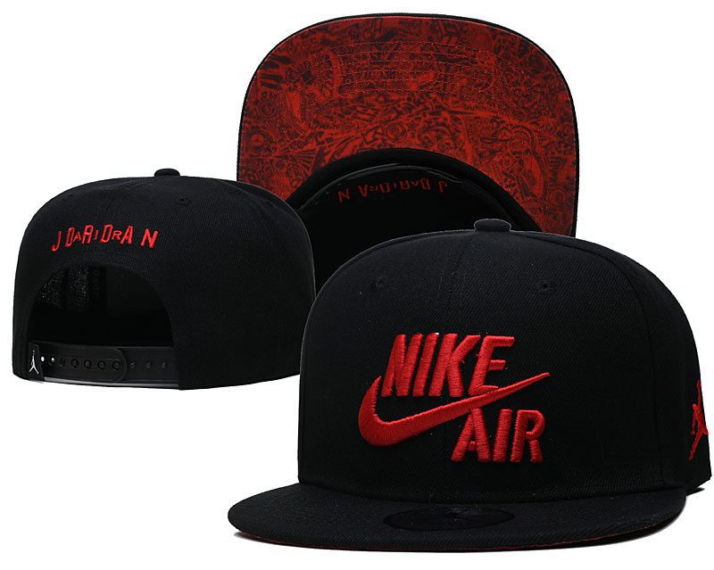 Black/Red Hat
