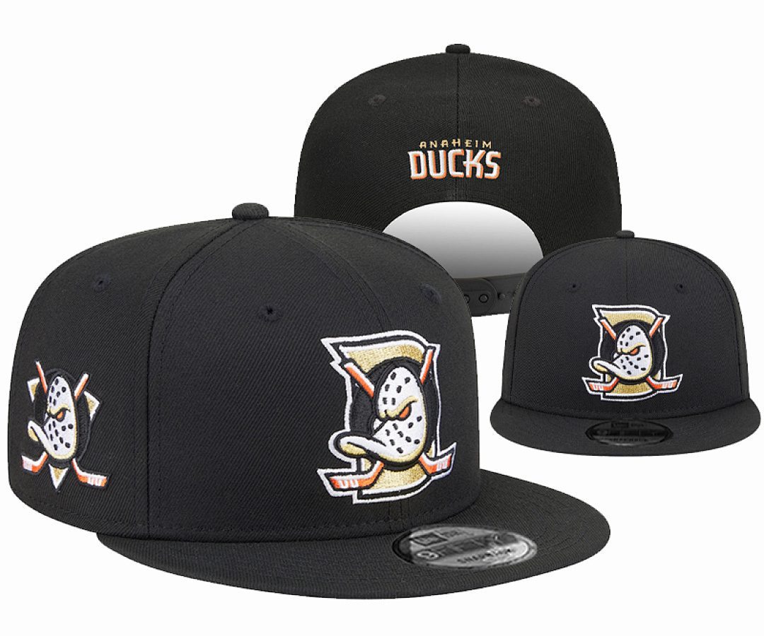 Black Hockey Hat