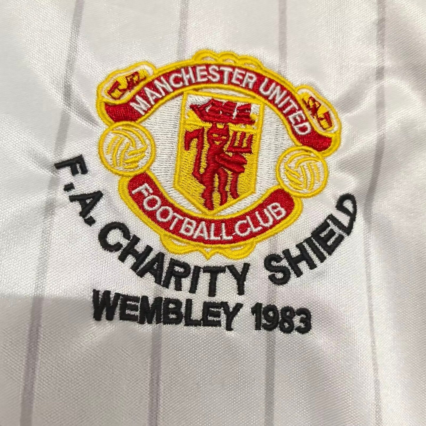 Retro Manchester United 82-83