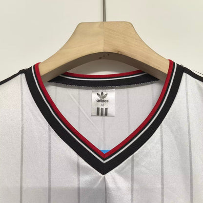 Retro Manchester United 82-83