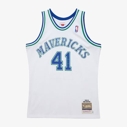 Retro Nowitzki ships in 2-4 weeks