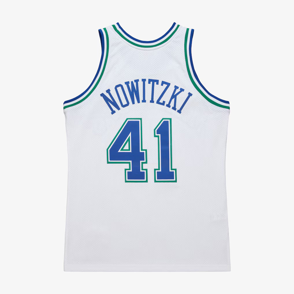 Retro Nowitzki ships in 2-4 weeks