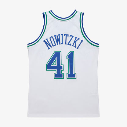 Retro Nowitzki ships in 2-4 weeks